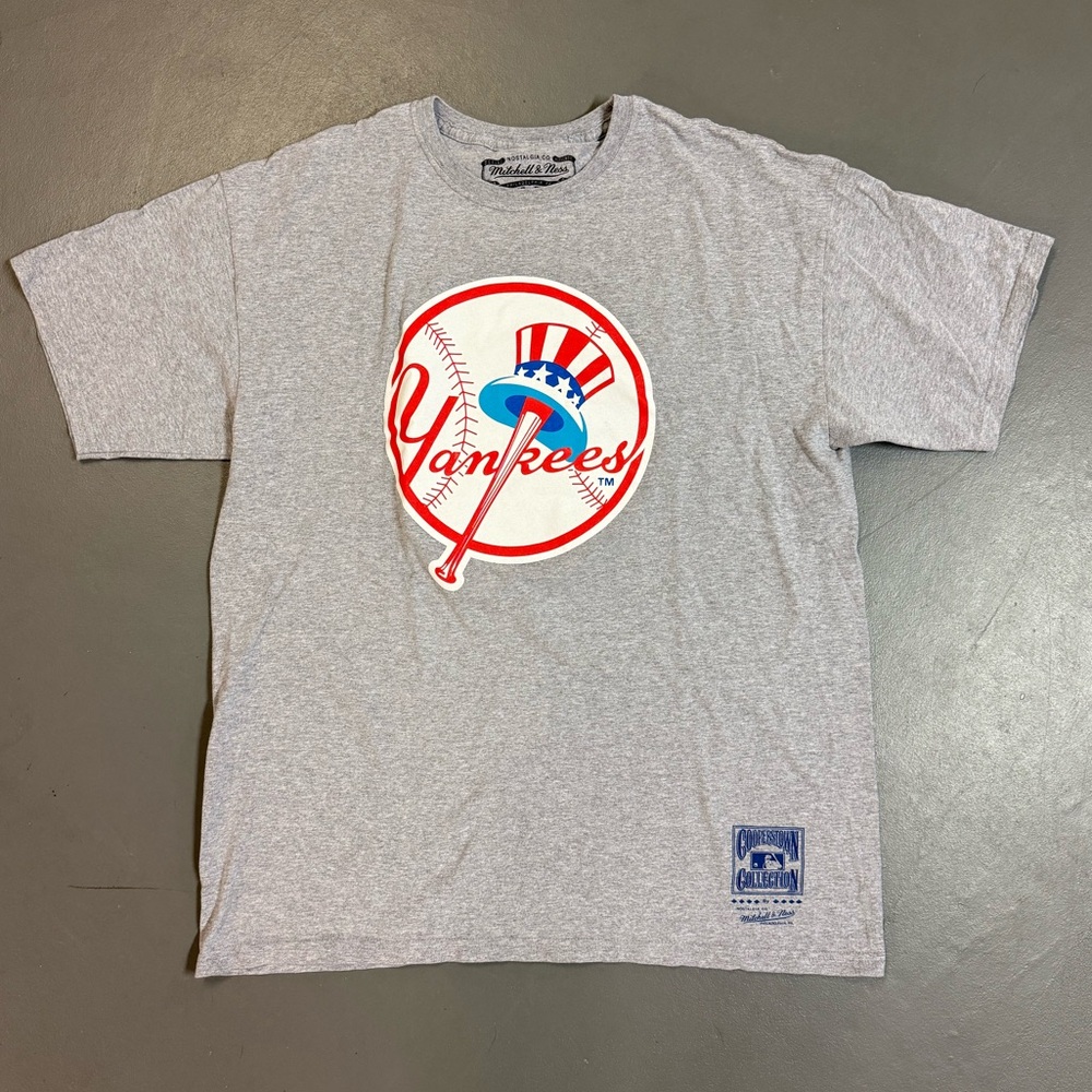 Mitchell & Ness Gray Graphic Tee